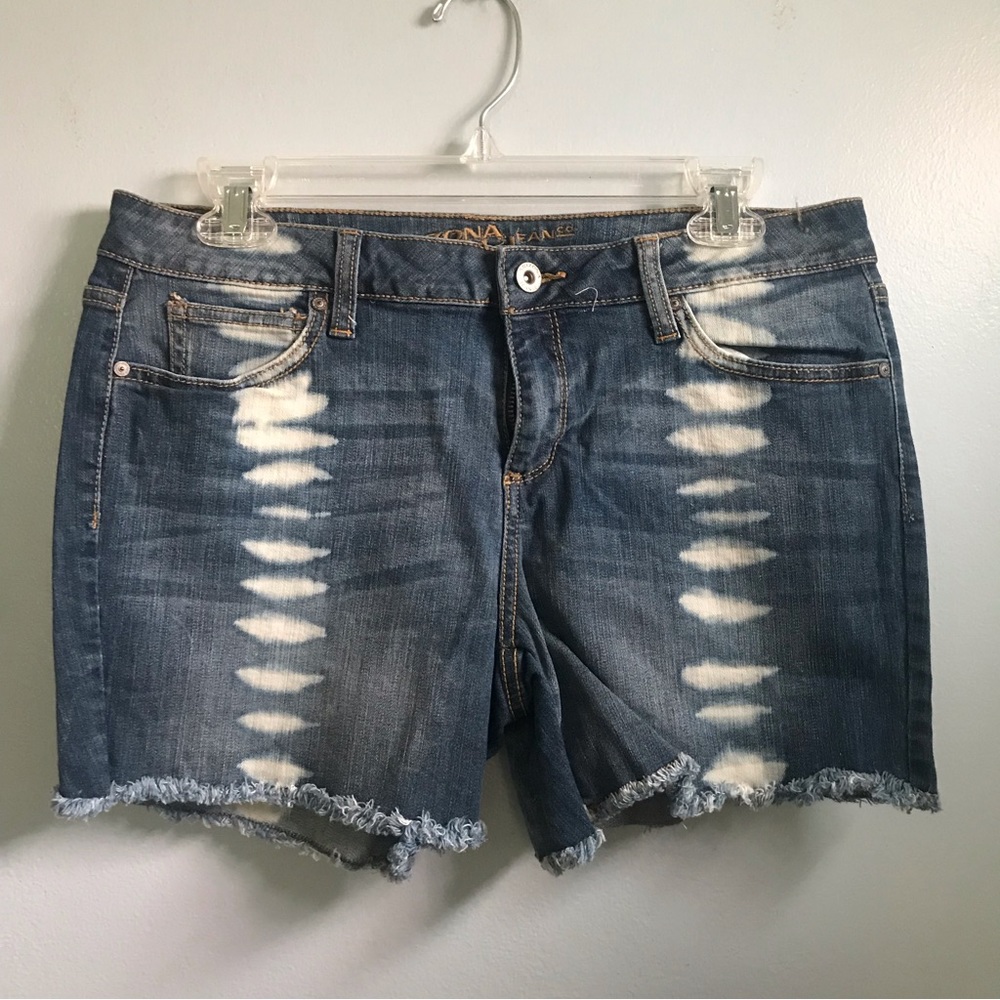 Arizona Womens Denim Frayed Cutoffs Distressed Jeans Shorts SZ 11
